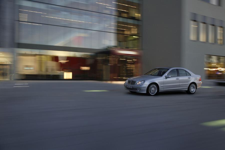  Mercedes-Benz C-Class 2004 года  (фото 8 из 88)